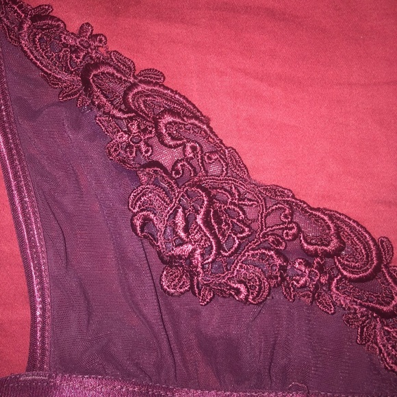 Urban Outfitters Maroon bralette - Picture 4 of 5